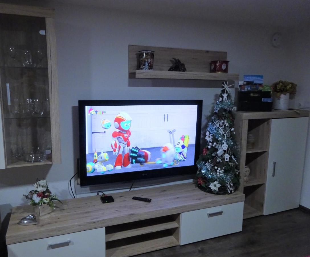 Family Friendly Apartment 3 Adults Plus Child روجومبيروك المظهر الخارجي الصورة